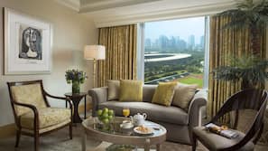1 bedroom, premium bedding, minibar, in-room safe