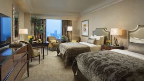 1 bedroom, premium bedding, minibar, in-room safe