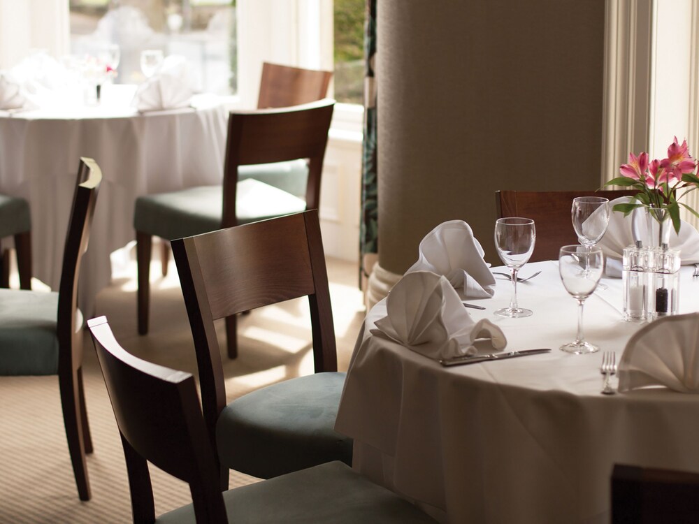 Breakfast area, Ascot House Hotel