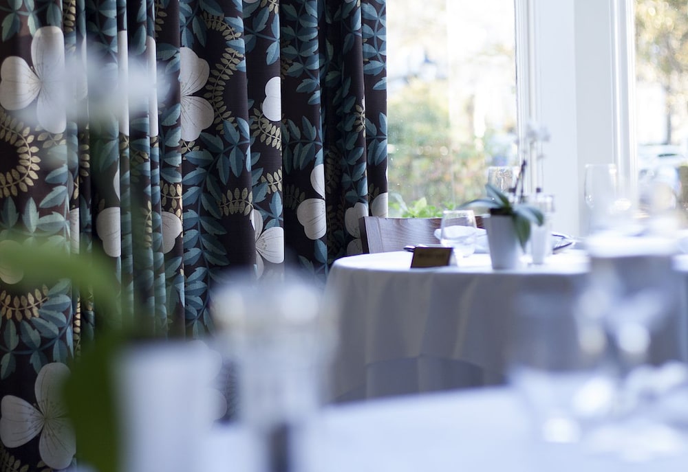 Breakfast area, Ascot House Hotel