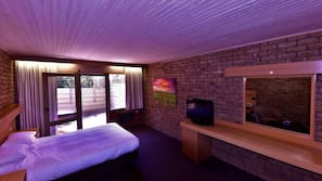 Blackout curtains, free WiFi, linens, wheelchair access