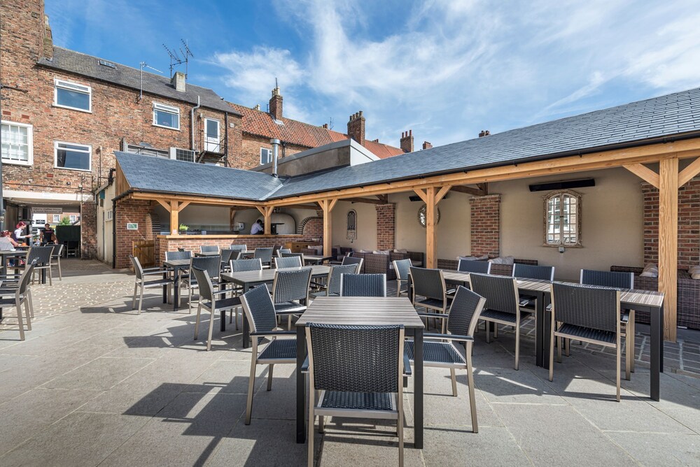 The Golden Fleece Hotel, Thirsk, North Yorkshire