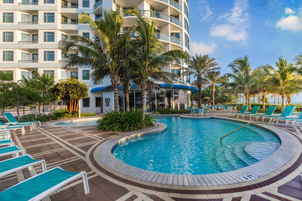 Pool, Residence Inn Fort Lauderdale Pompano Beach / Oceanfront