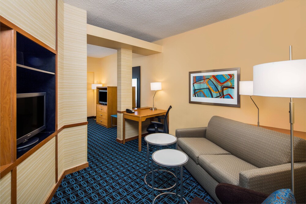 Fairfield Inn & Suites San Antonio Airport/North Star Mall