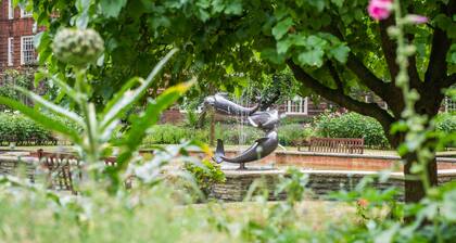 Dolphin House Serviced Apartments