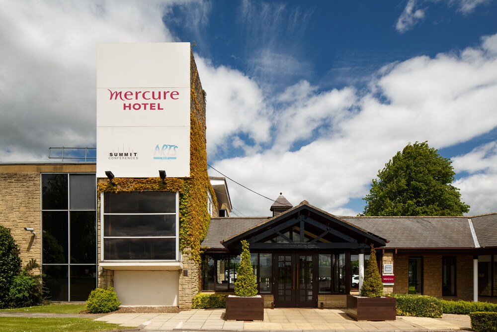 Front of property, Mercure Wetherby Hotel