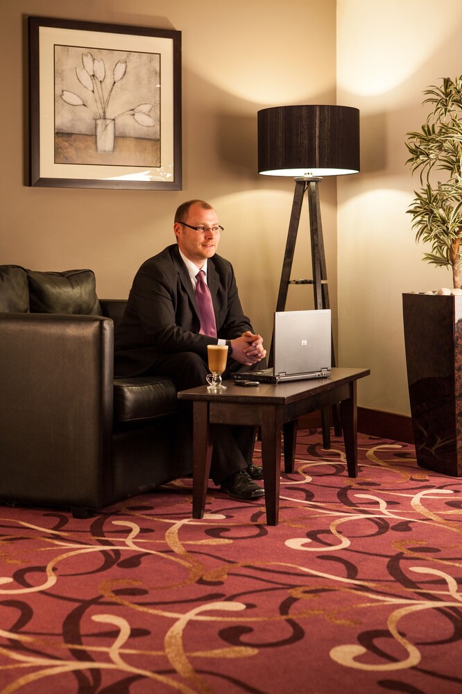 Lobby lounge, Mercure Maidstone Great Danes Hotel