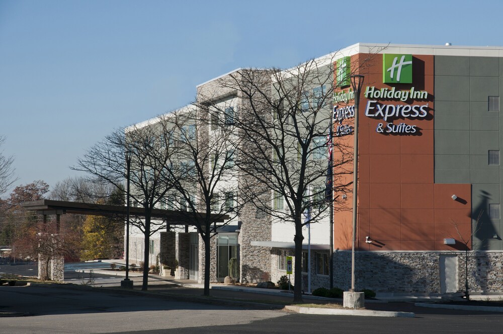 Holiday Inn Express & Suites Johnstown, an IHG Hotel