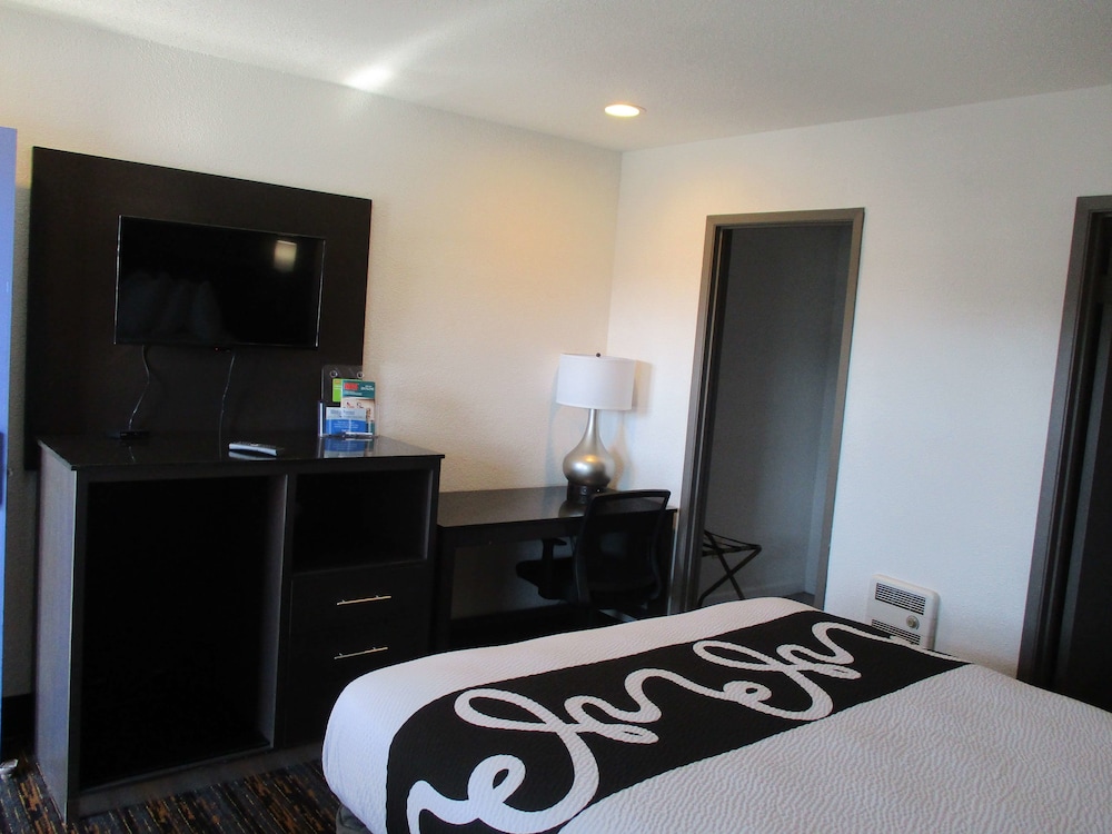 SureStay Hotel by Best Western Seaside Monterey