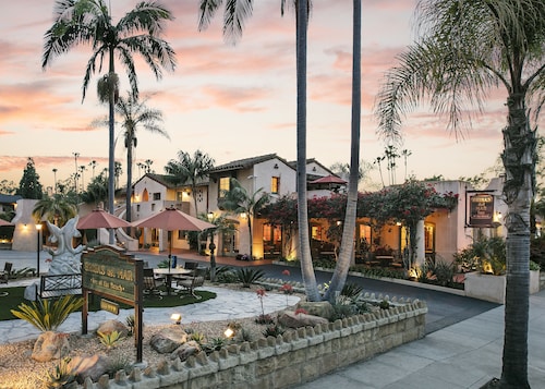 Santa Barbara Beach Hotels Oceanfront From 116 Travelocity Brisas Del Mar Inn At The Beach