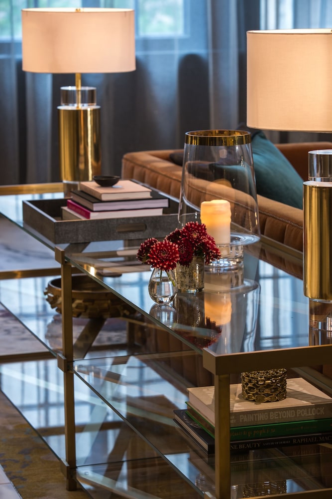 Lobby sitting area, The Allegro Royal Sonesta Hotel Chicago Loop