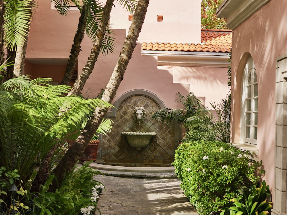 Fountain, Hotel Bel-Air - Dorchester Collection