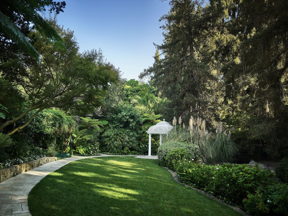 Outdoor wedding area, Hotel Bel-Air - Dorchester Collection