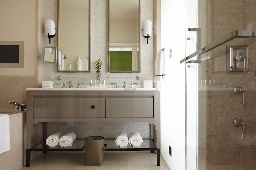 Bathroom, Hotel Bel-Air - Dorchester Collection