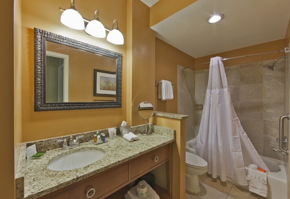 Bathroom, The Rockville Hotel, a Ramada by Wyndham