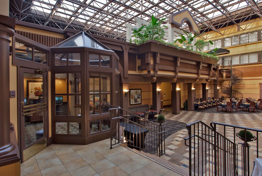 Lobby, The Rockville Hotel, a Ramada by Wyndham