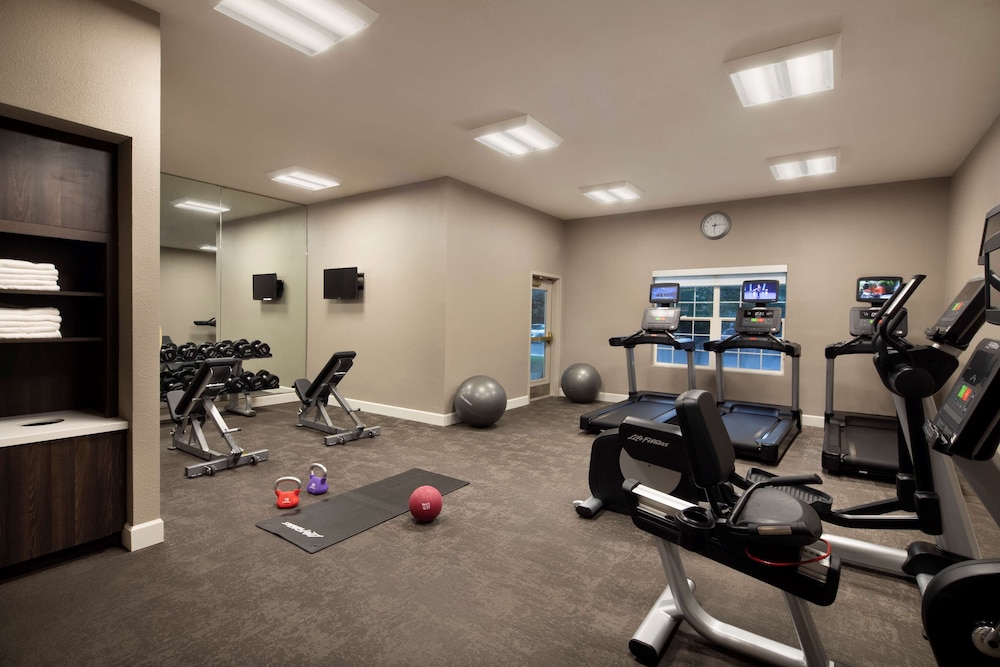 Fitness facility, Sonesta ES Suites Fresno