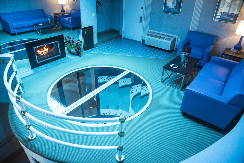 pocono house with indoor pool