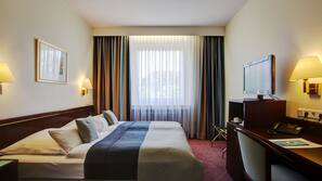 Hochwertige Bettwaren, Pillowtop-Betten, Zimmersafe, Schreibtisch