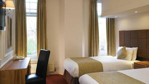 In-room safe, desk, iron/ironing board, free WiFi