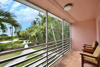 Song Of The Sea Sanibel 309 Room Prices Reviews Travelocity