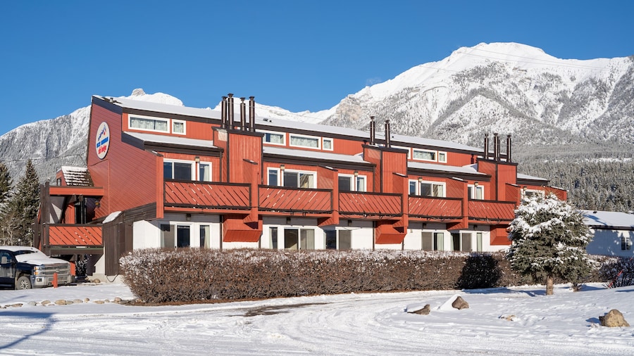 Rocky Mountain Ski Lodge
