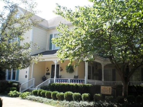 Versailles Hotels From 51 Hotel Deals Travelocity Ca 1911 Montgomery Inn Bnb