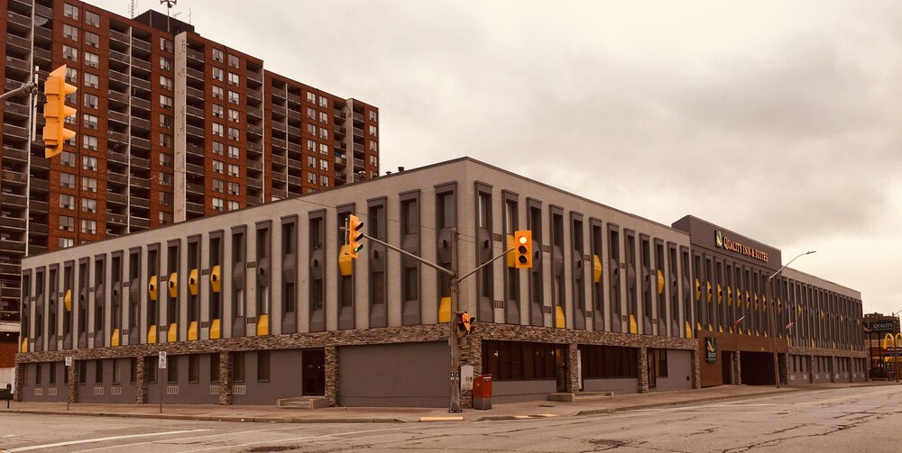 Exterior detail, Quality Inn & Suites Downtown