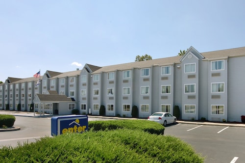 South Charleston West Virginia Hotels From 87 Hotel Deals Microtel Inn Suites By Wyndham Charleston South