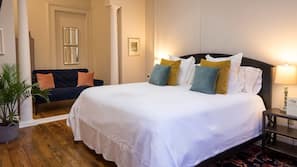 Premium bedding, in-room safe, individually decorated