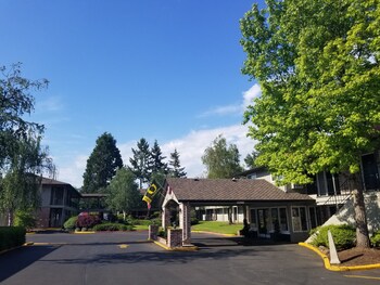 Village Inn Springfield