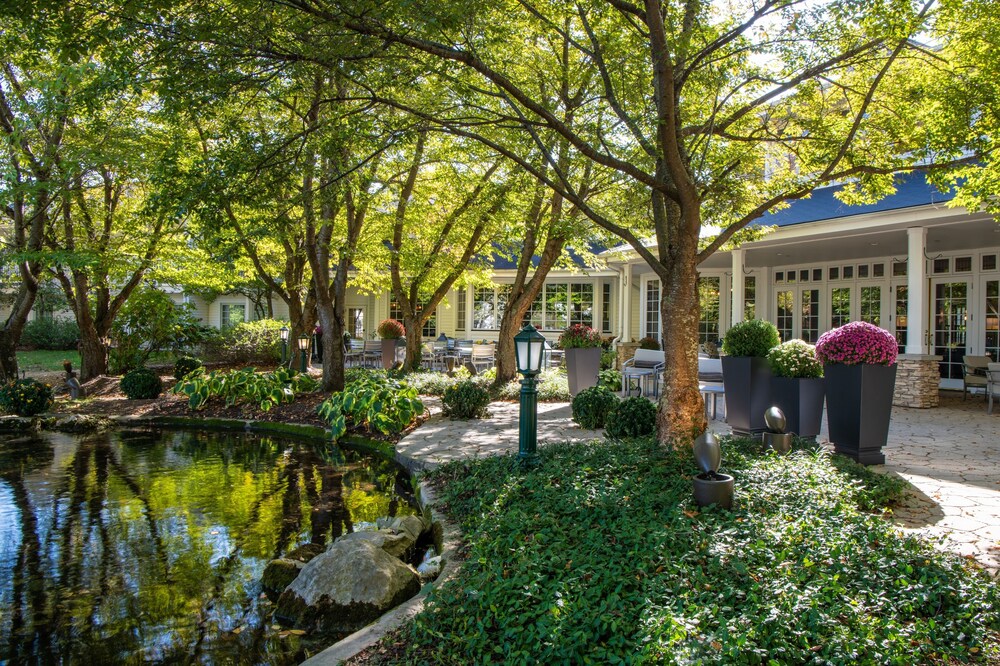 Cherry Valley Hotel Newark Ohio in Zanesville Best Rates & Deals on