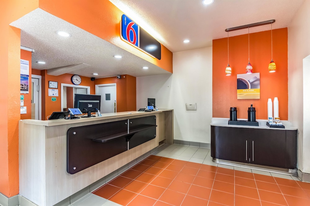 Motel 6 Raleigh, NC - Cary