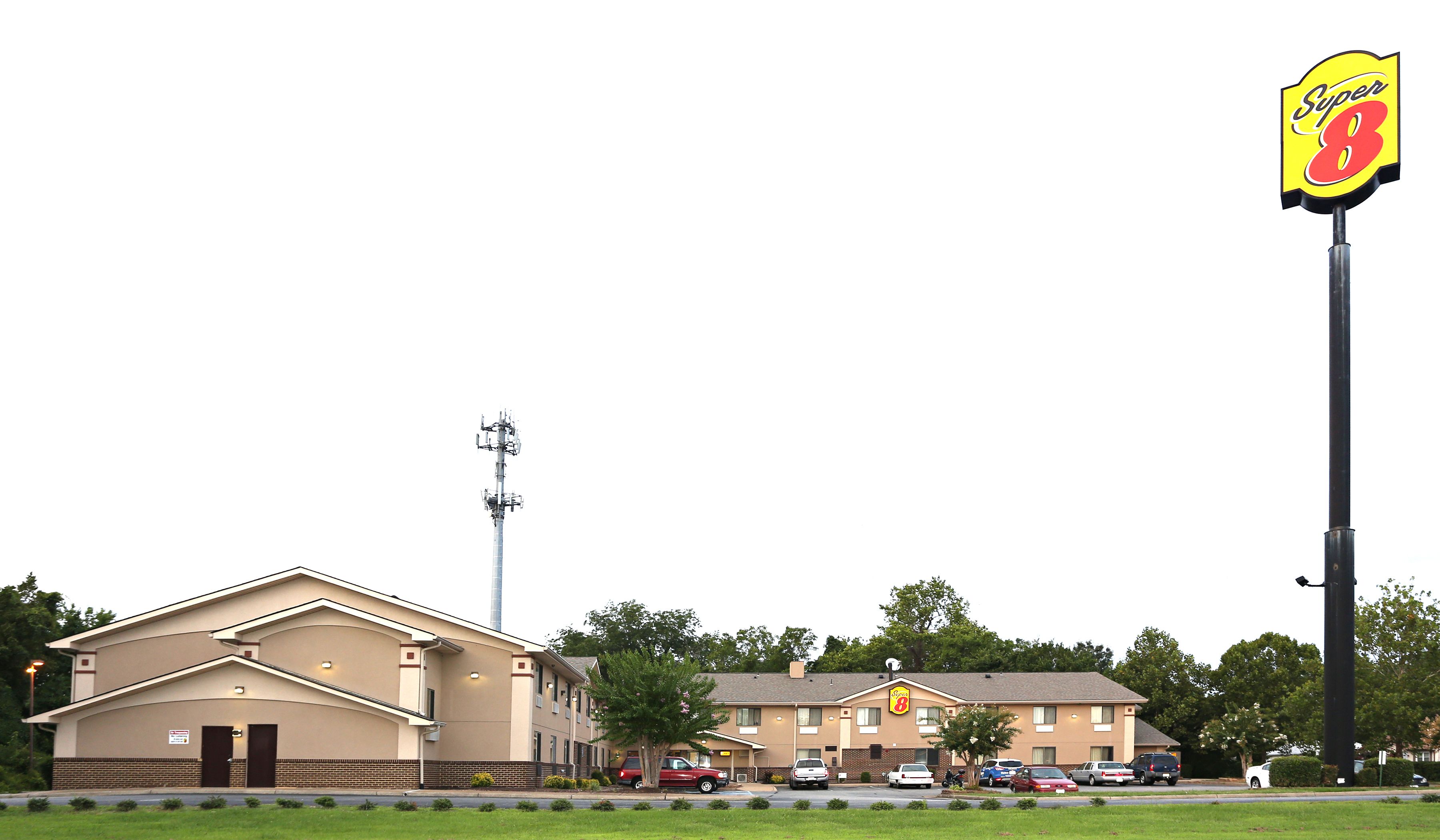 Super 8 by Wyndham Hampton in Newport News, United States
