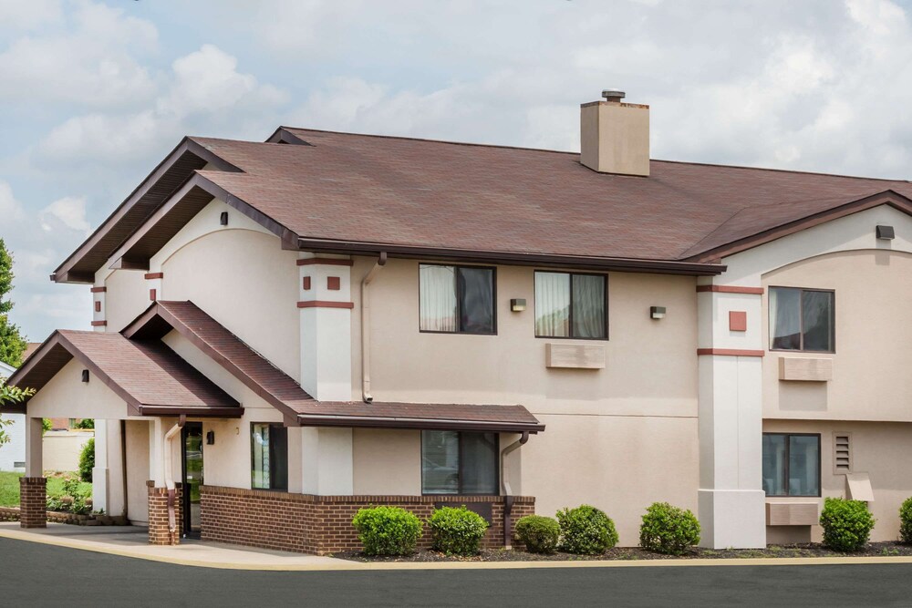 Super 8 By Wyndham Tappahannock Va In Tappahannock Hotel Rates Reviews On Orbitz