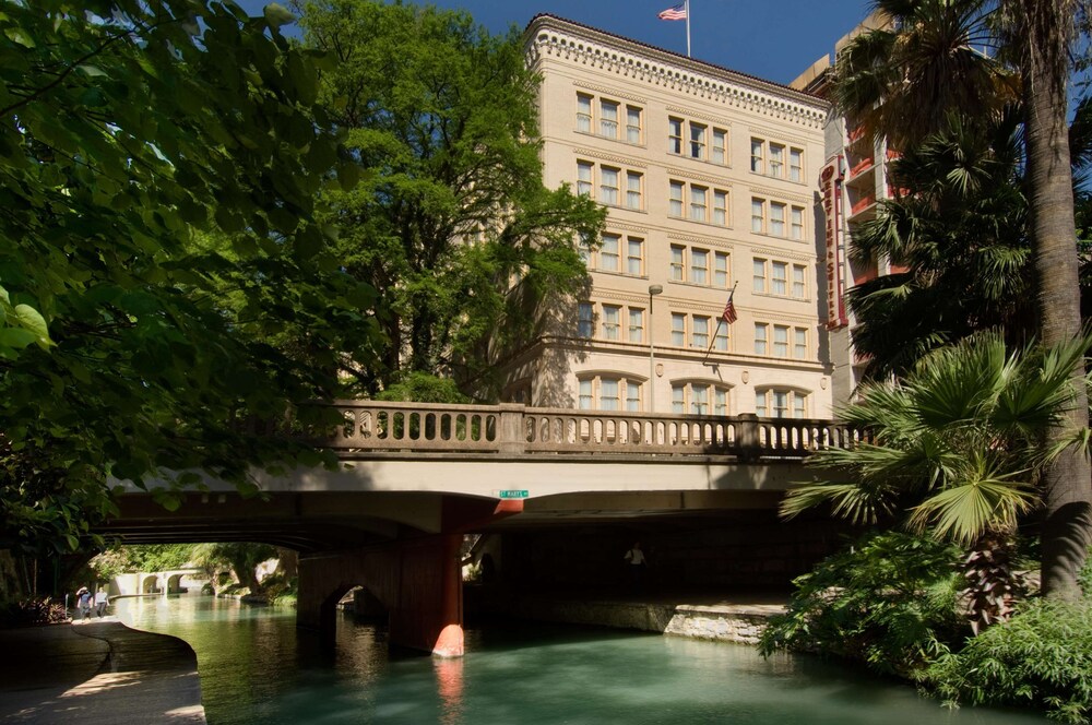 Drury Inn & Suites San Antonio Riverwalk in San Antonio ...