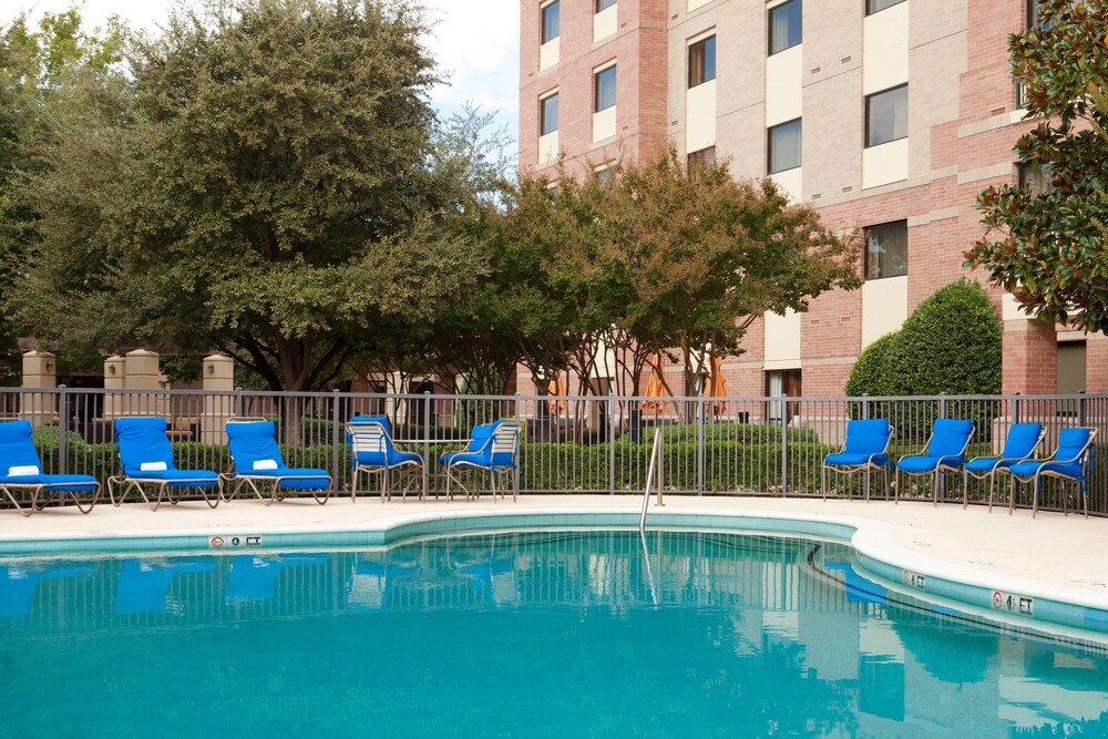 Courtyard by Marriott Dallas Addison/Quorum Drive