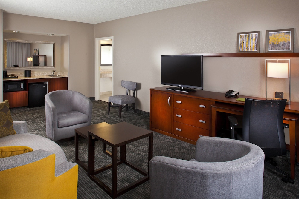 Courtyard by Marriott New Orleans Metairie