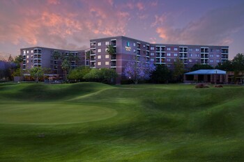 Embassy Suites Phoenix - Scottsdale