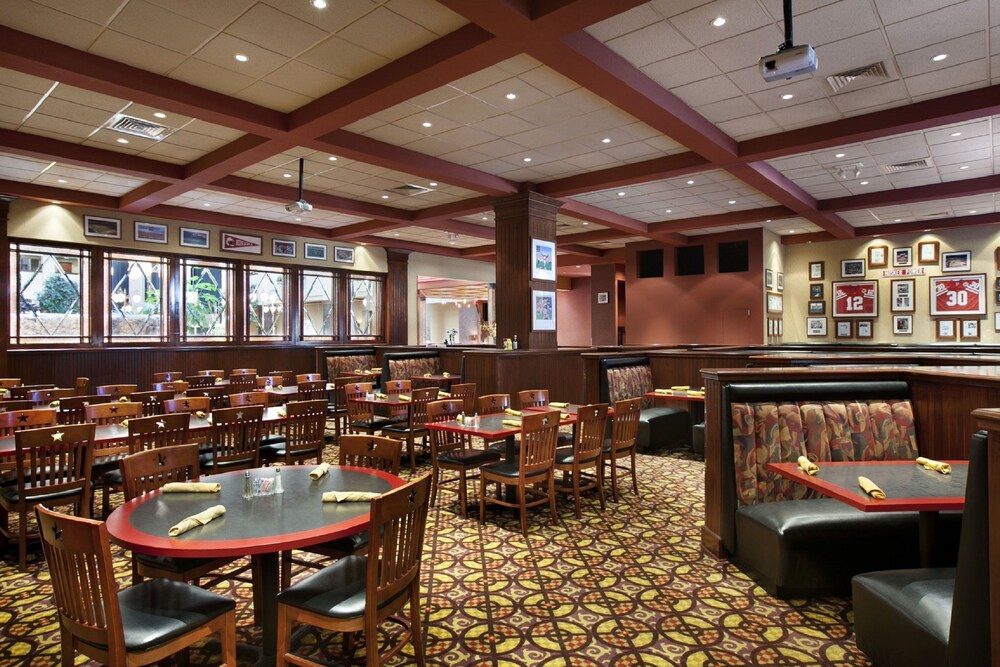 Restaurant, Embassy Suites Lincoln