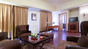Minibar, in-room safe, individually decorated, individually furnished