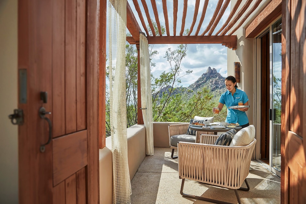 Porch, Four Seasons Resort Scottsdale at Troon North