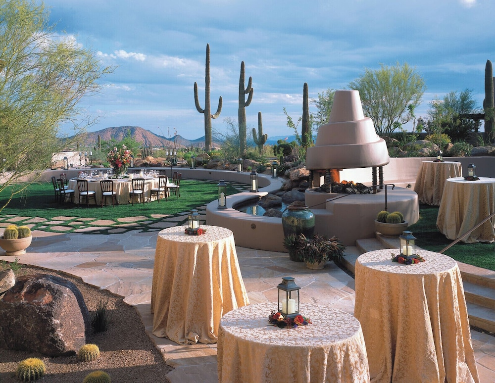 Reception hall, Four Seasons Resort Scottsdale at Troon North