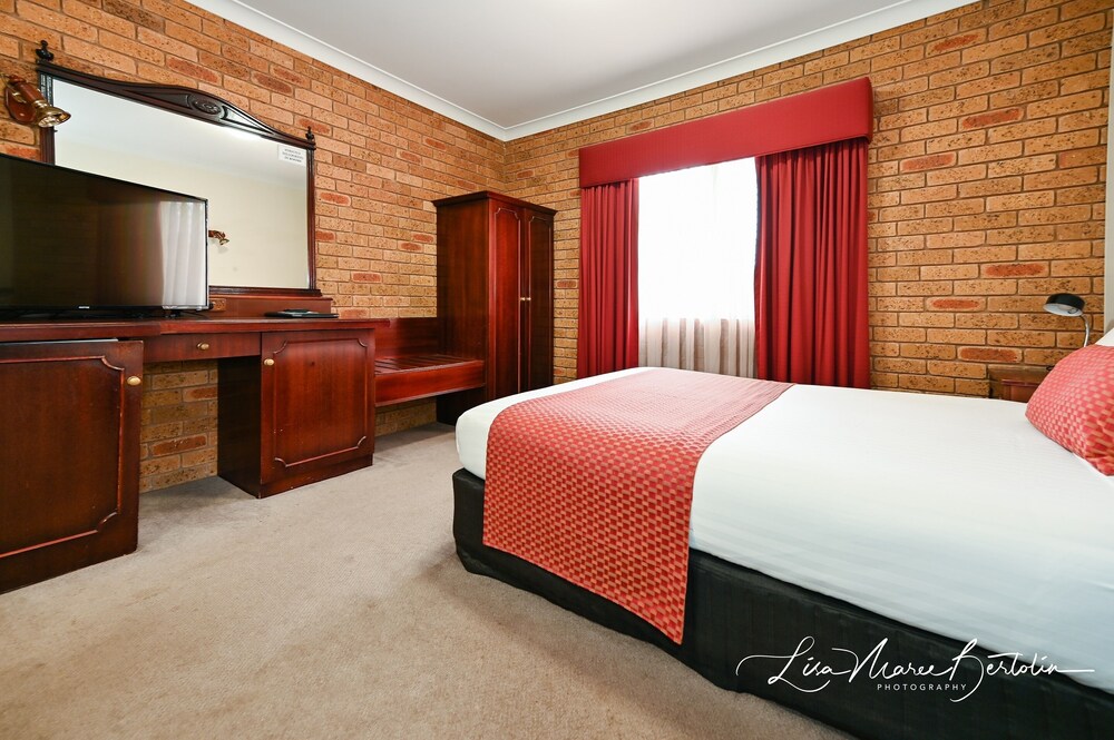 Narrandera Club Motor Inn