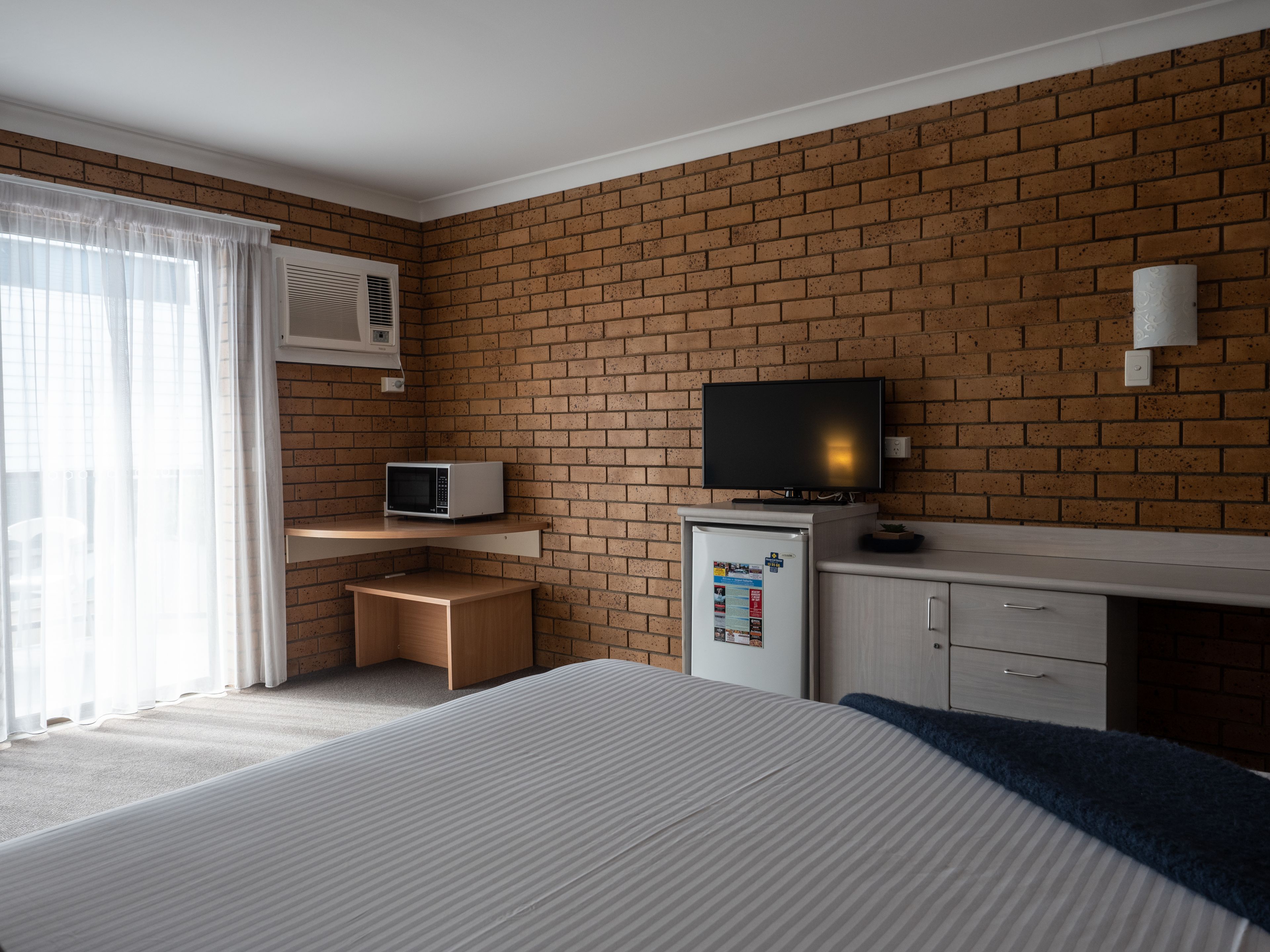 Airport Admiralty Motel