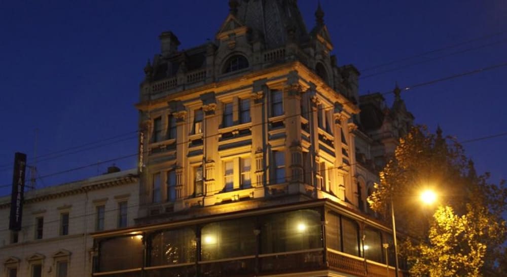 Exterior detail, Hotel Shamrock Bendigo