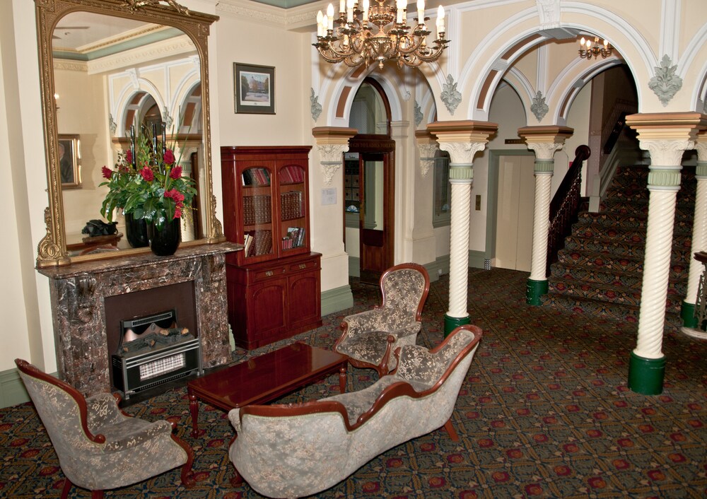 Lobby sitting area, Hotel Shamrock Bendigo