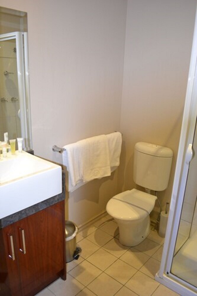 Bathroom, Hotel Shamrock Bendigo