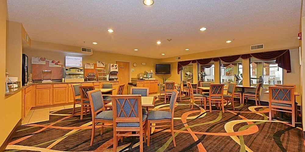 Best Western Oswego Hotel