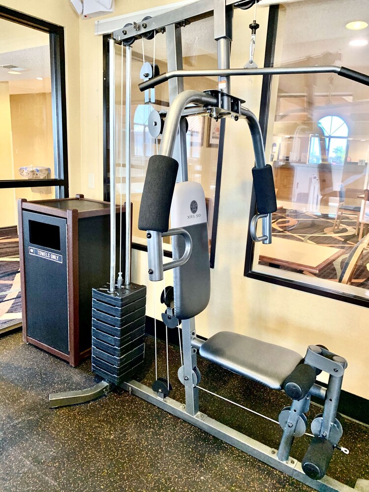 Fitness facility, Best Western Oswego Hotel